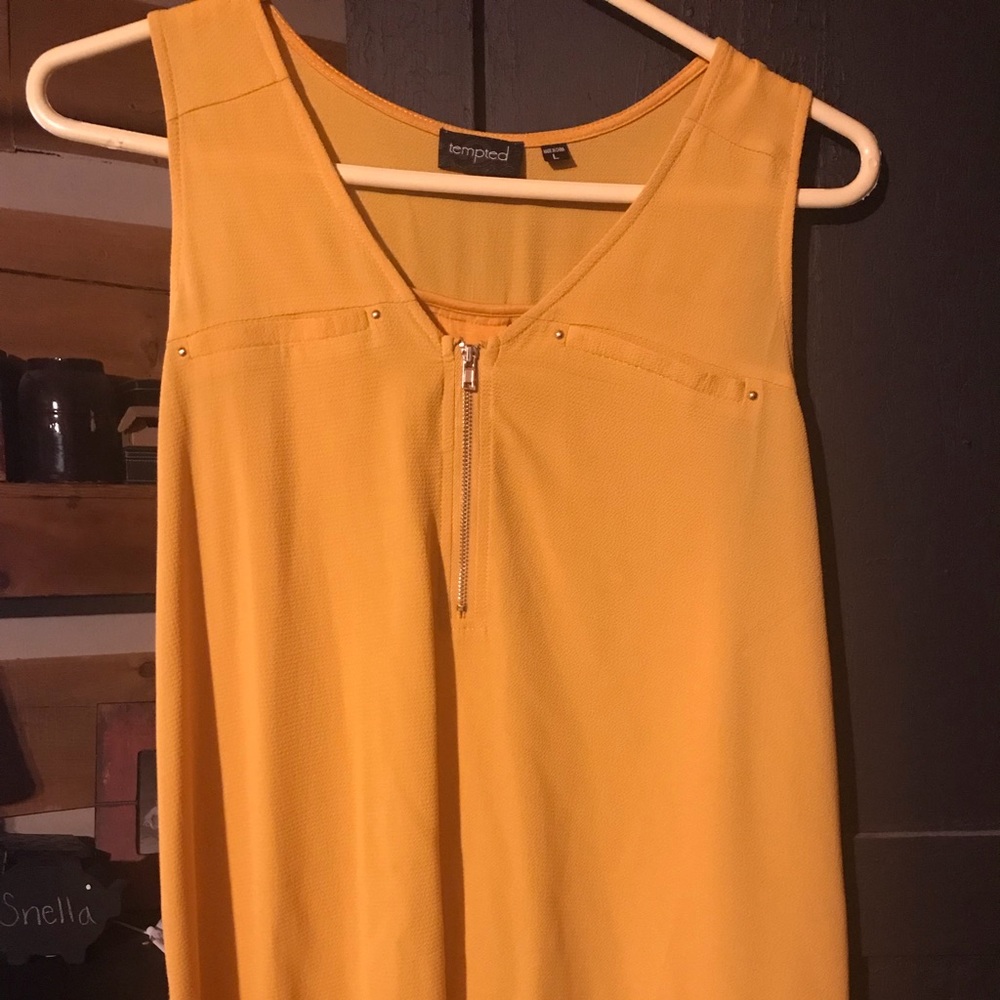 Tempted brand large mustard sleeveless top zipper
